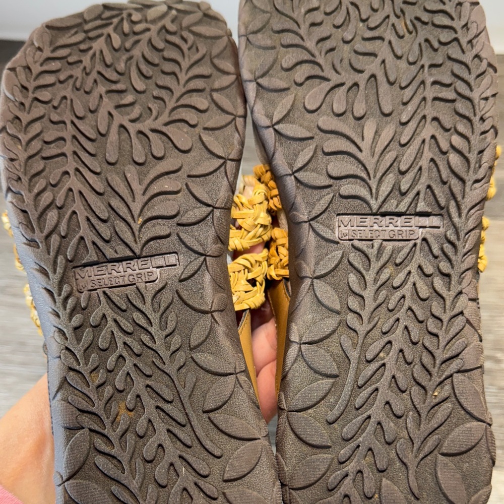 Merrell Women's Yellow and Tan Sandals size 9 (j65) - Picture 6 of 7